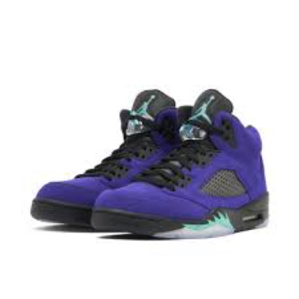 Selling Jordan 5s. Size:10.5. Color: Purple